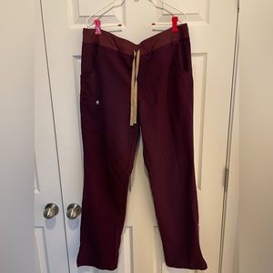 Figs Kade Cargo Scrub Pants, purple/grape, size Large Tall